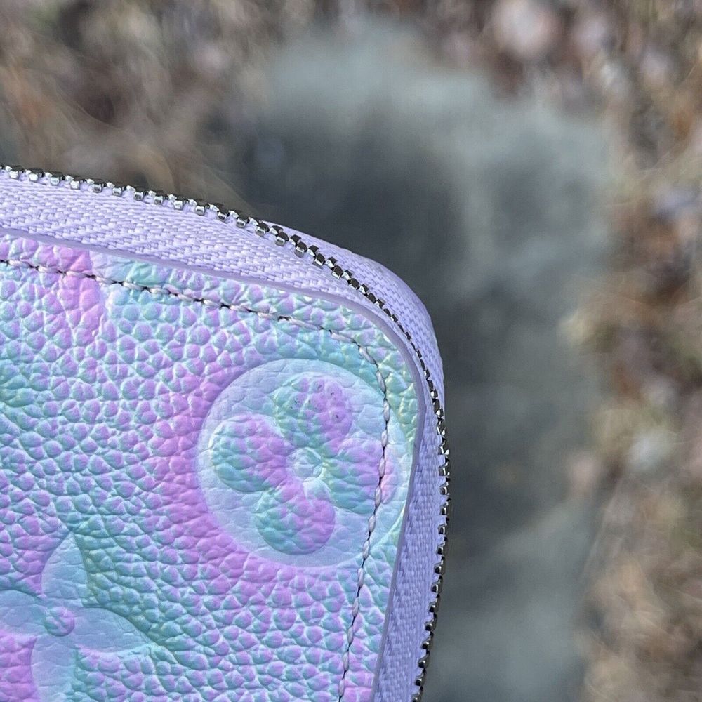 💖SOLD💖Louis Vuitton Lilac Summer Stardust Zippy Compact Wallet - Picture 5 of 12